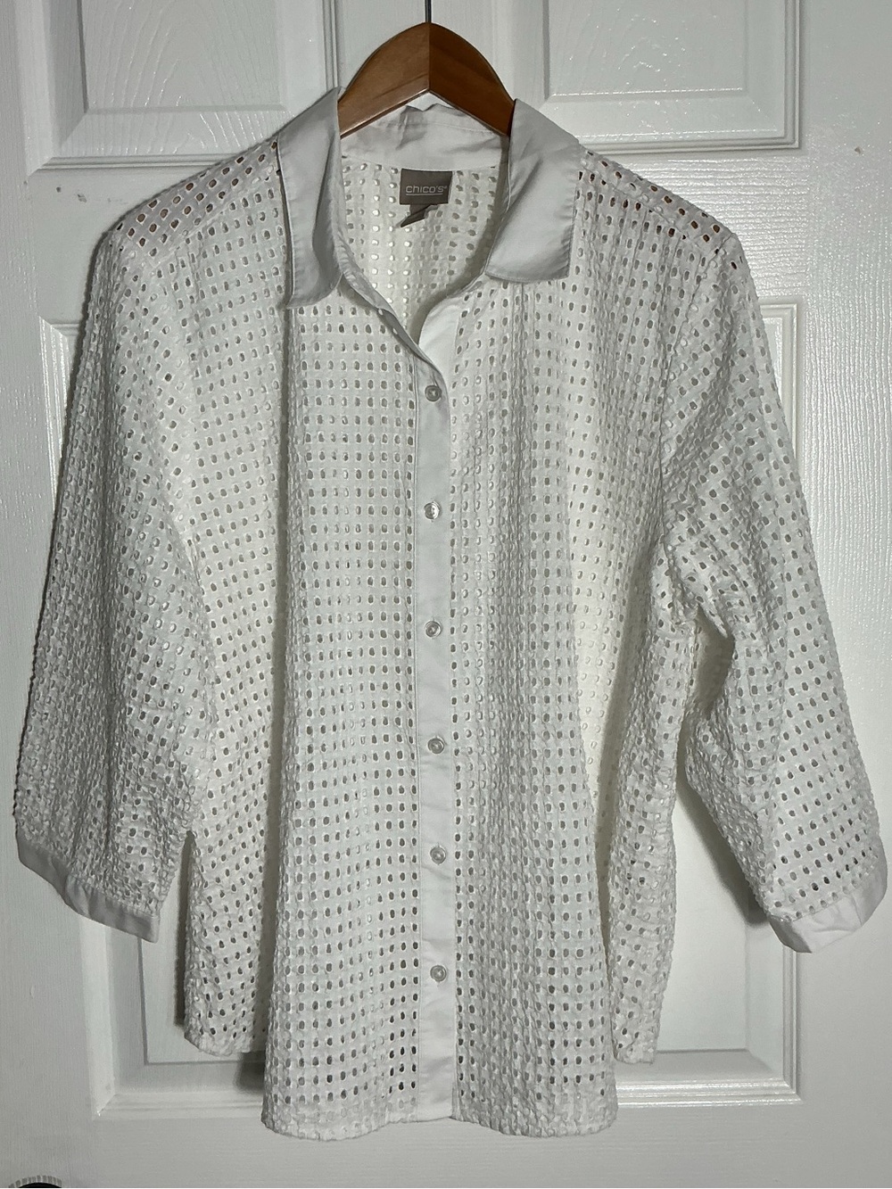 Chico’s Eyelet Button Front Blouse White Size 3 (XL) NWOT